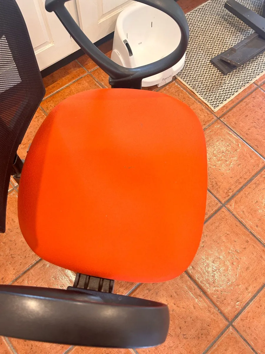 Office chair - Image 3