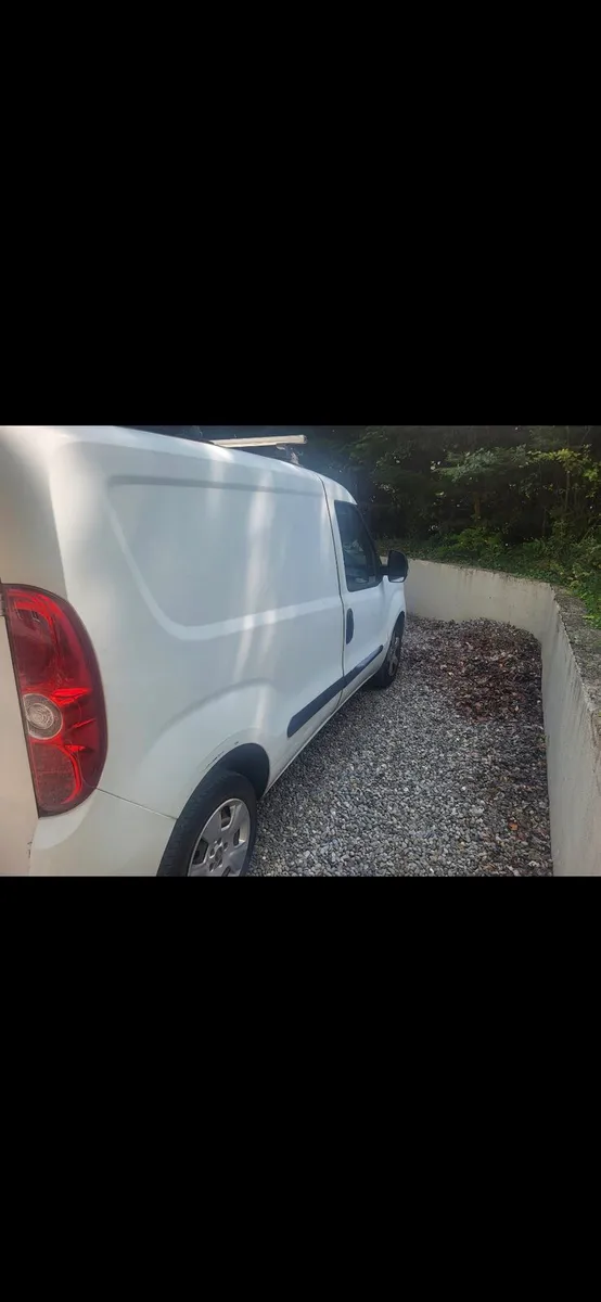 Small Van - Image 2