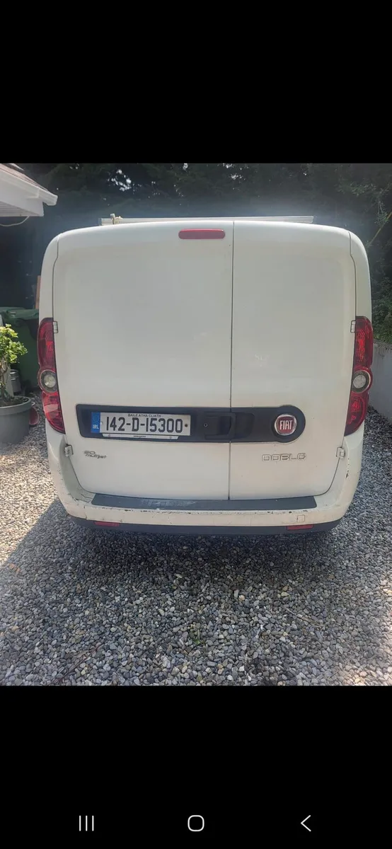 Small Van - Image 3