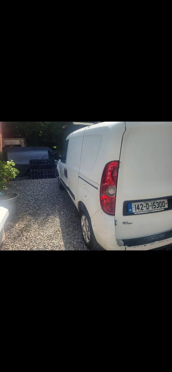 Small Van - Image 4