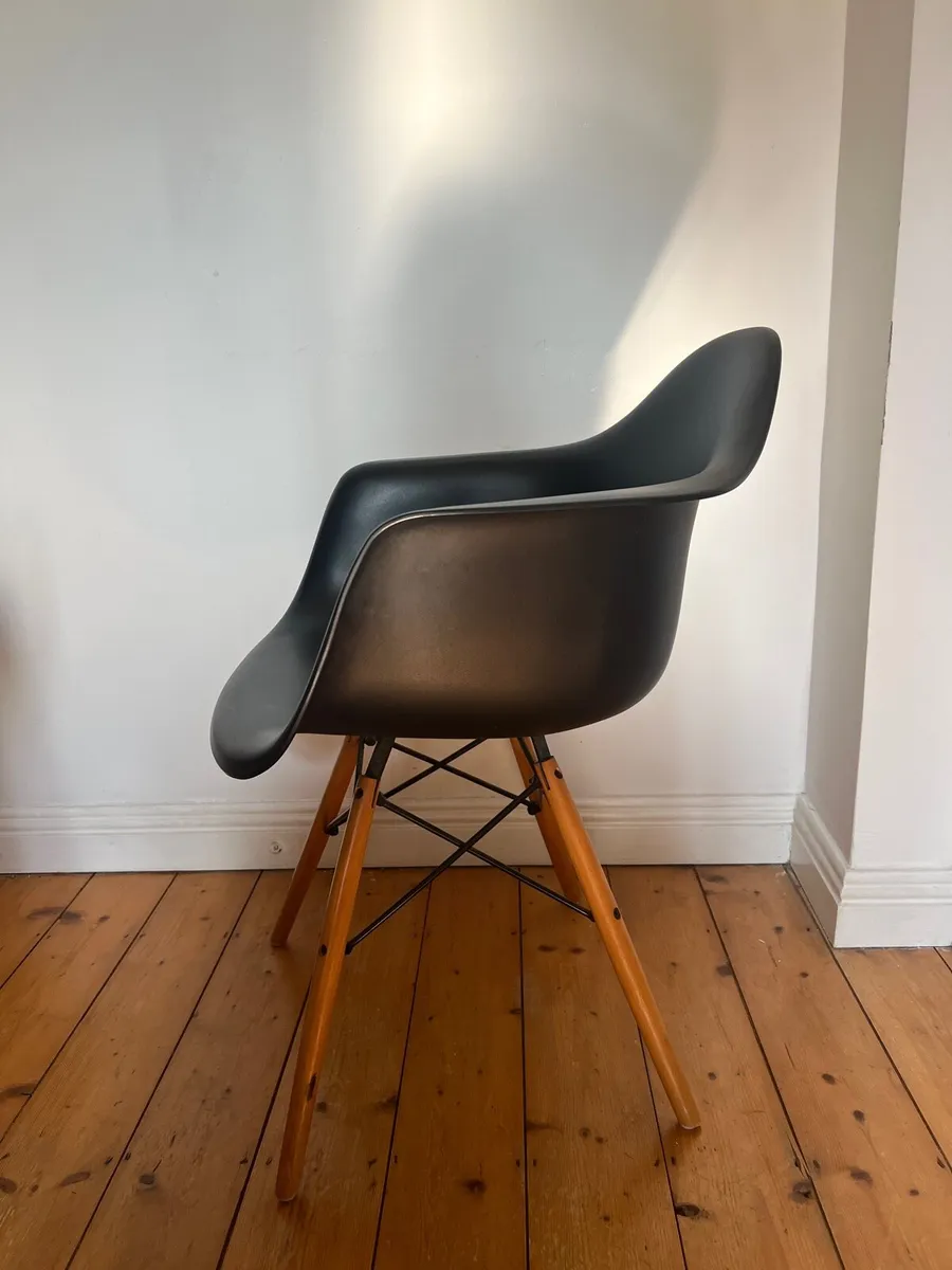 Eames style chair - Image 2