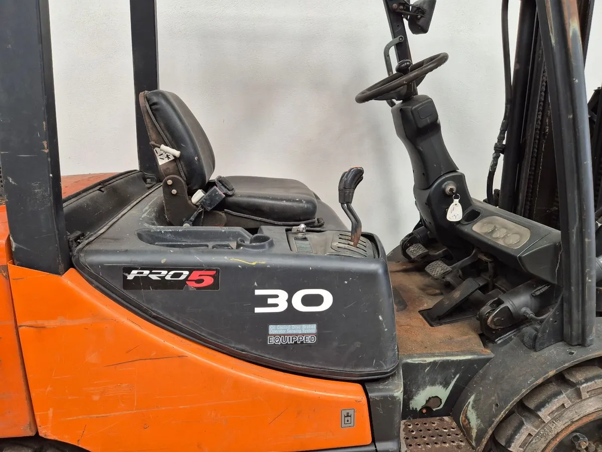 Doosan 3 ton forklift - Image 3