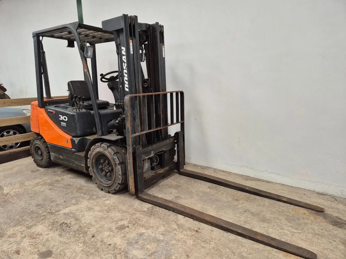 Doosan 3 ton forklift - Image 4