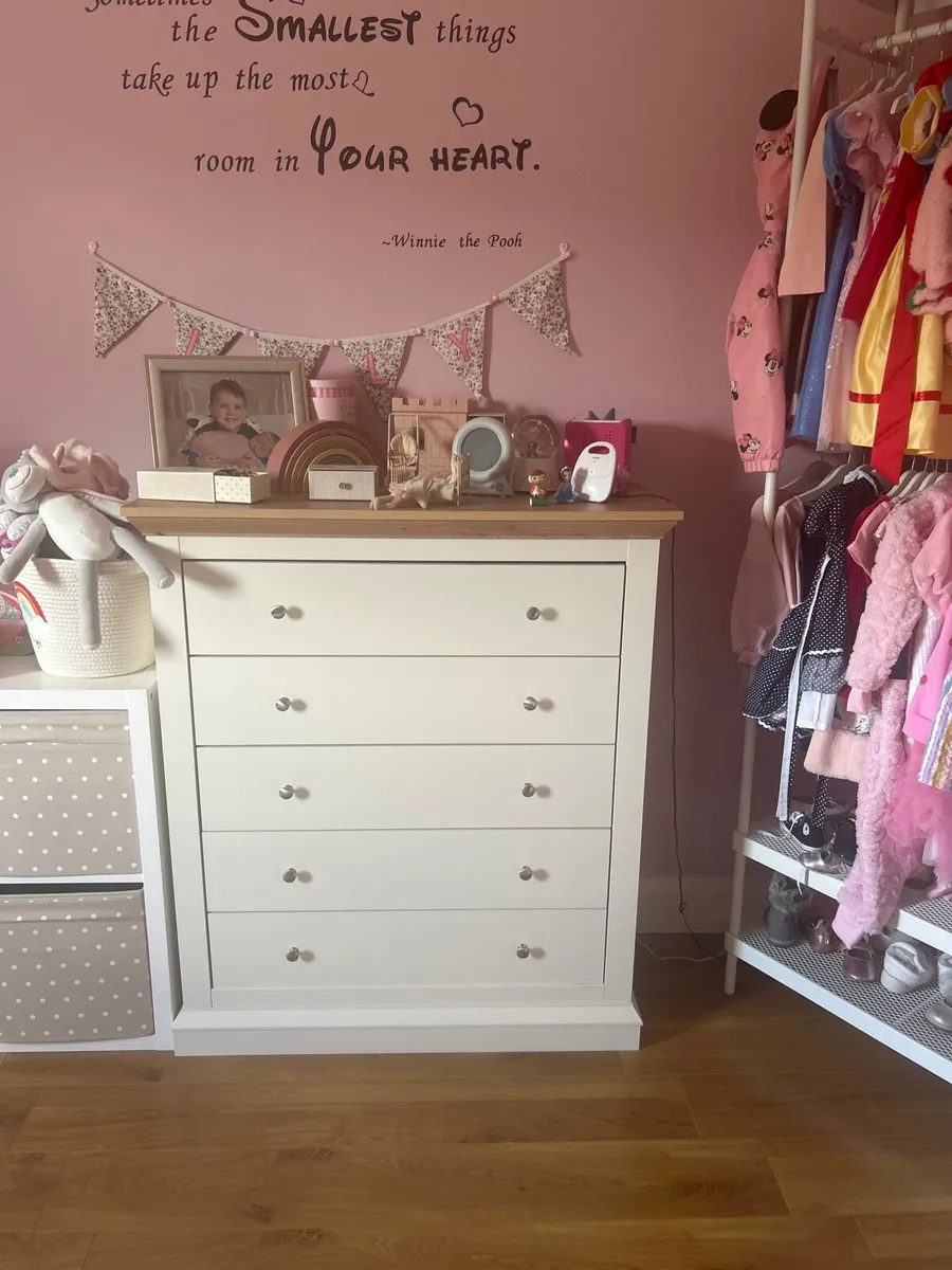 Cream and Oak Chest of Drawers - Image 1