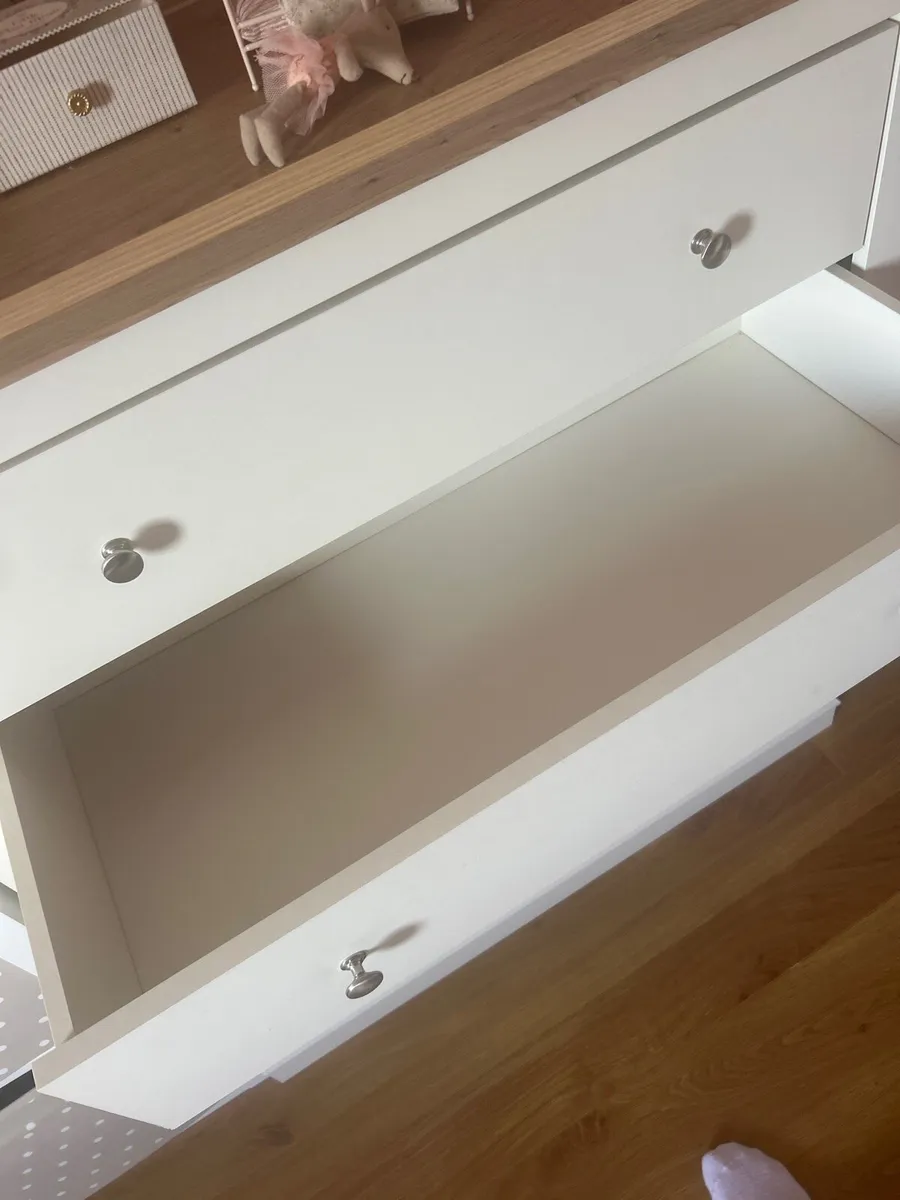 Cream and Oak Chest of Drawers - Image 3