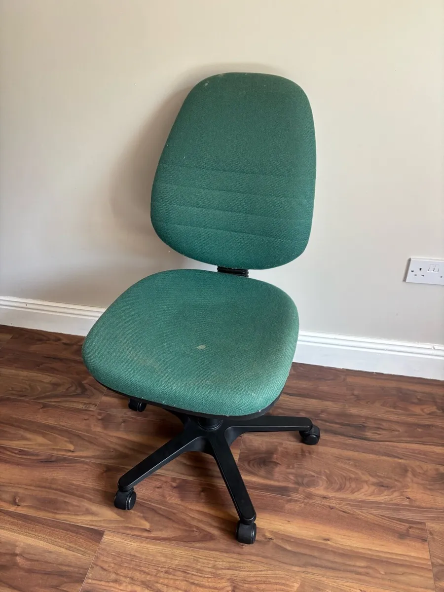 Office chair - Image 1