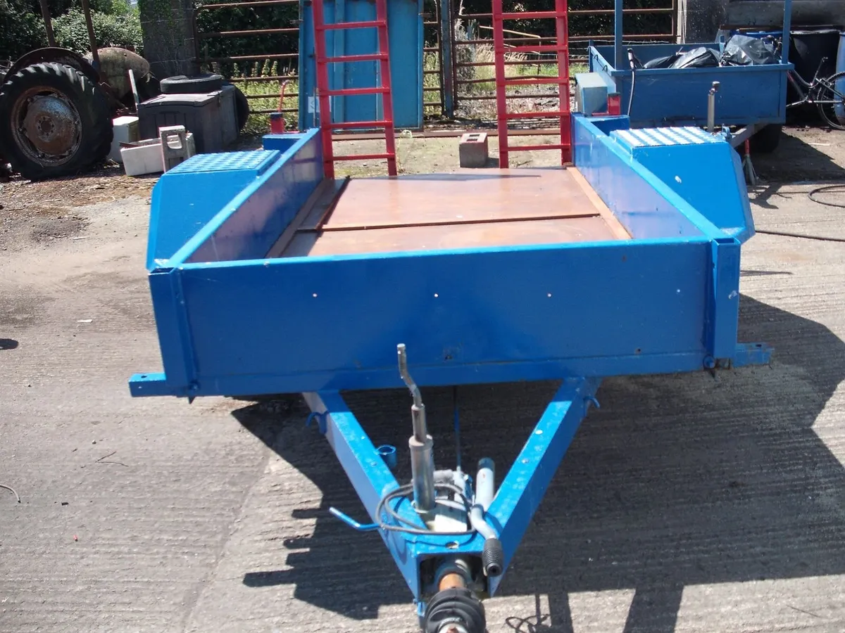 Trailer - Image 1