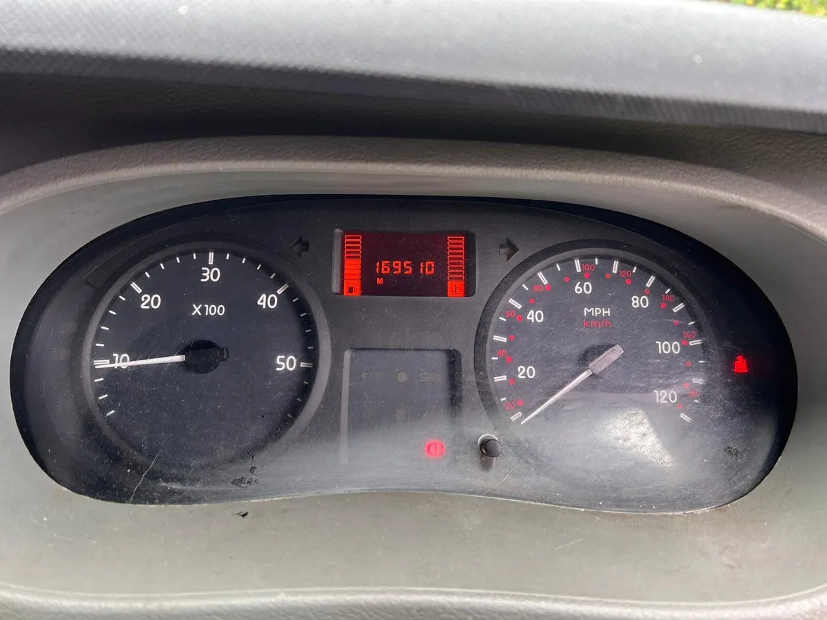 Renault Master 2010 Campervan - Image 2