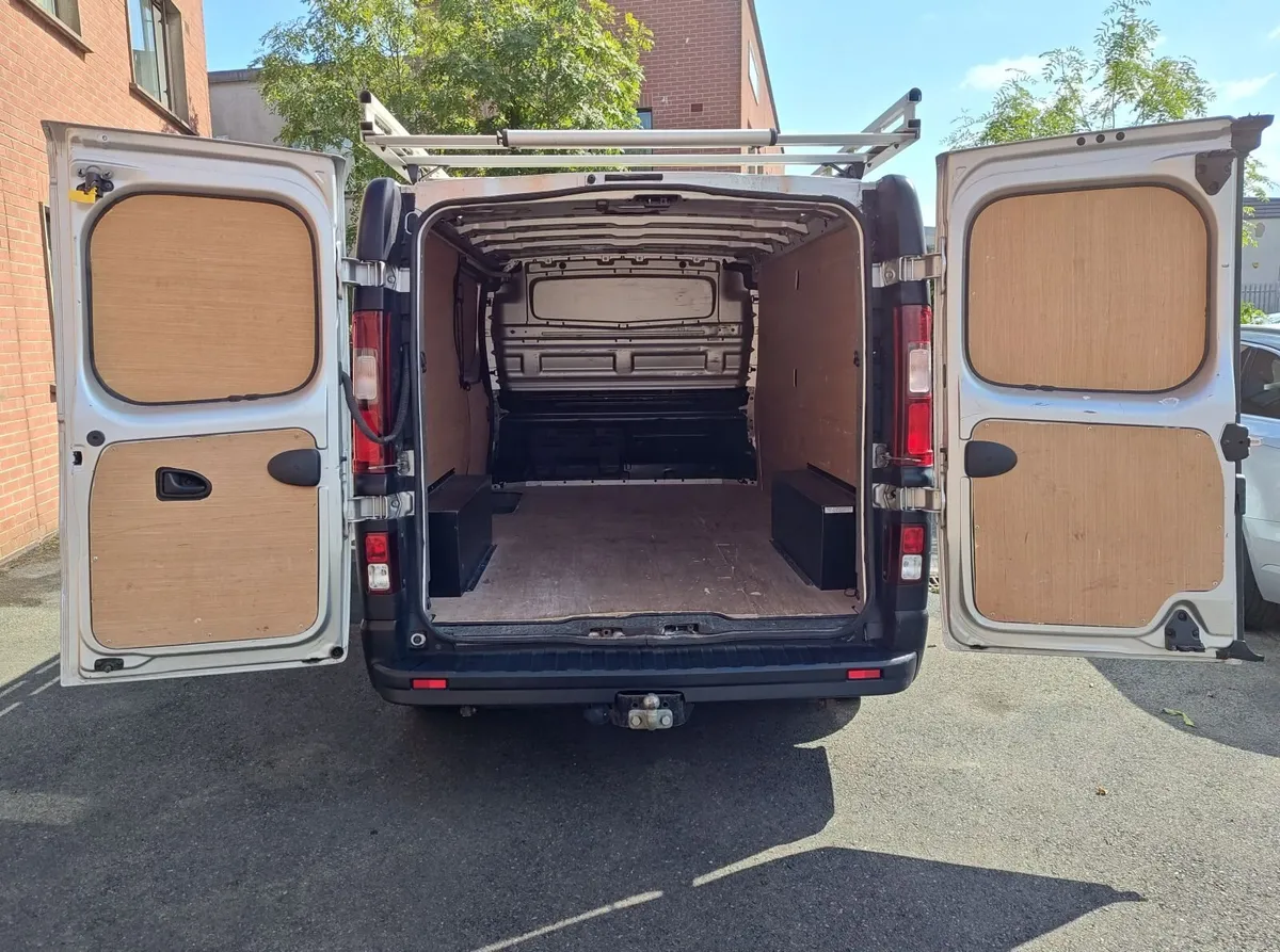 Nissan NV300 LWB Van 2019 - Image 3