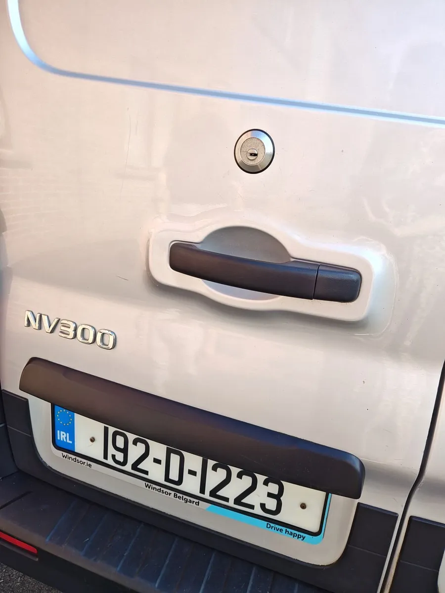 Nissan NV300 LWB Van 2019 - Image 4