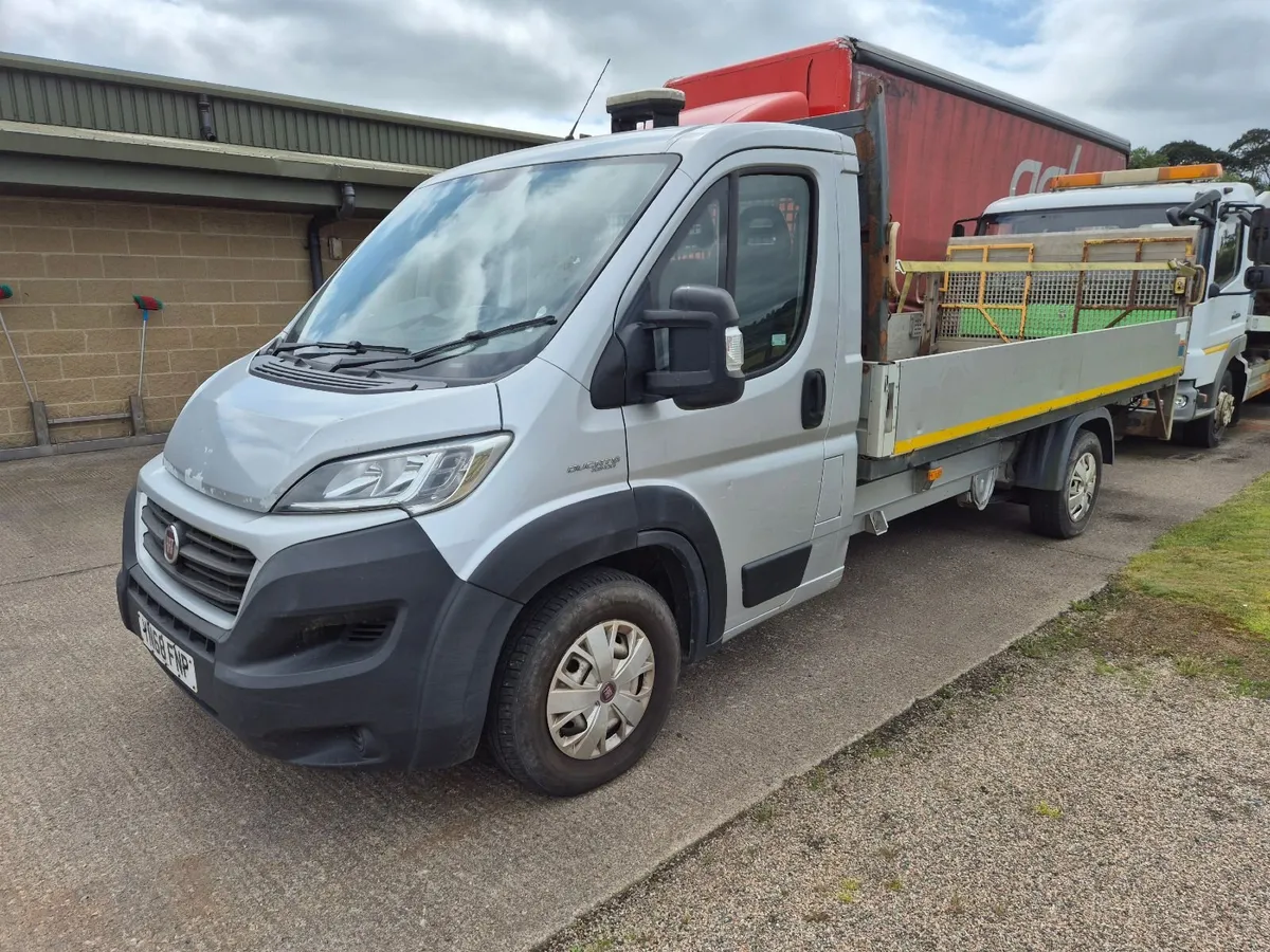 2018 Fiat Ducato 3.5 ton pickup with tail lift - Image 2
