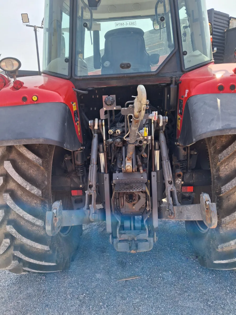 Massey Ferguson 5712 - Image 4