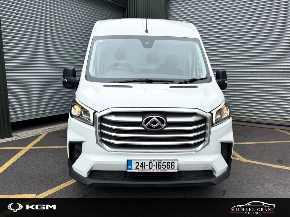 Maxus DELIVER 9 DELIVER 9 LH FWD E6E 1 OWNER CLEAN - Image 2