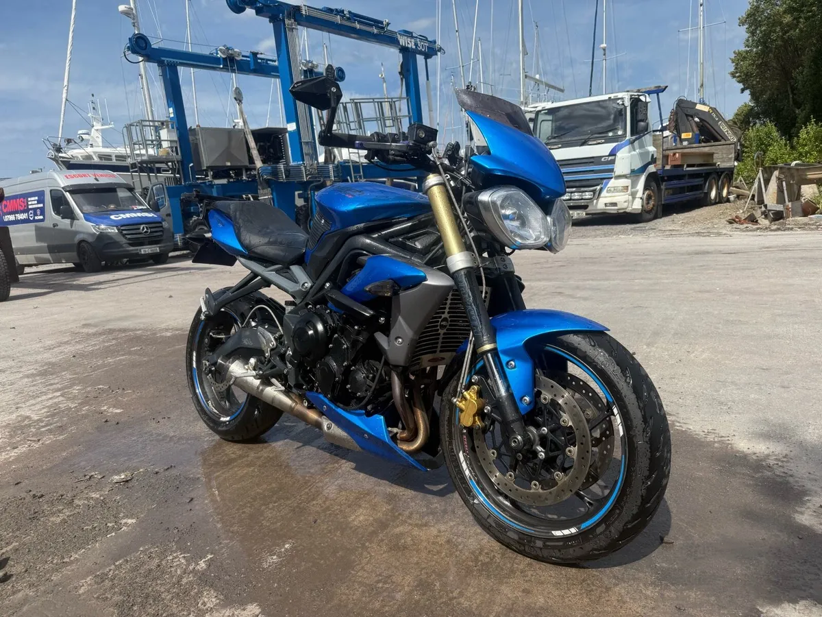 Triumph 675 - Image 1