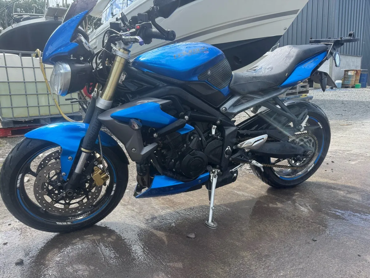 Triumph 675 - Image 3