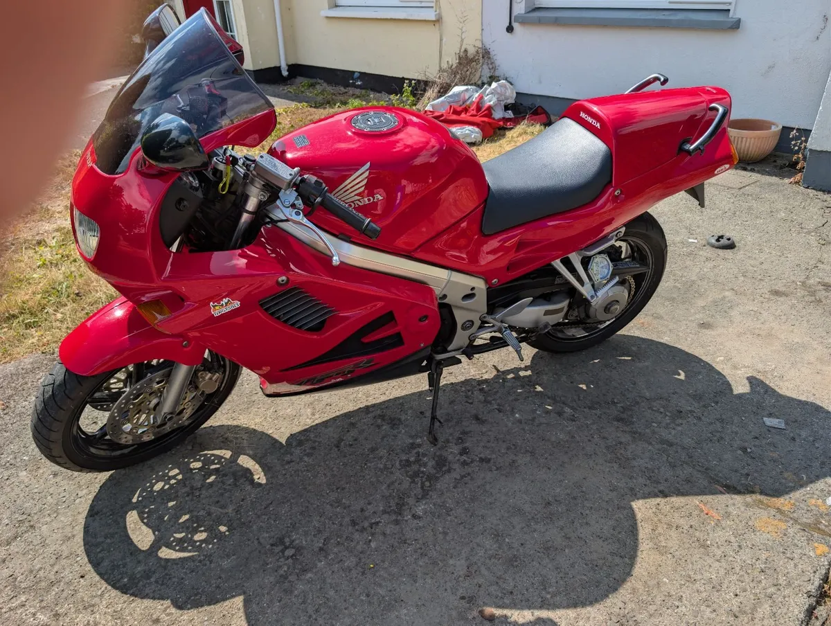 1996 Honda VFR750 - Image 3