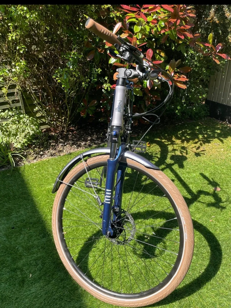 Raleigh Array medium frame men’s hybrid bike - Image 3