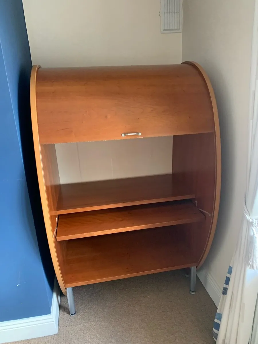 Roll top Desk. - Image 2