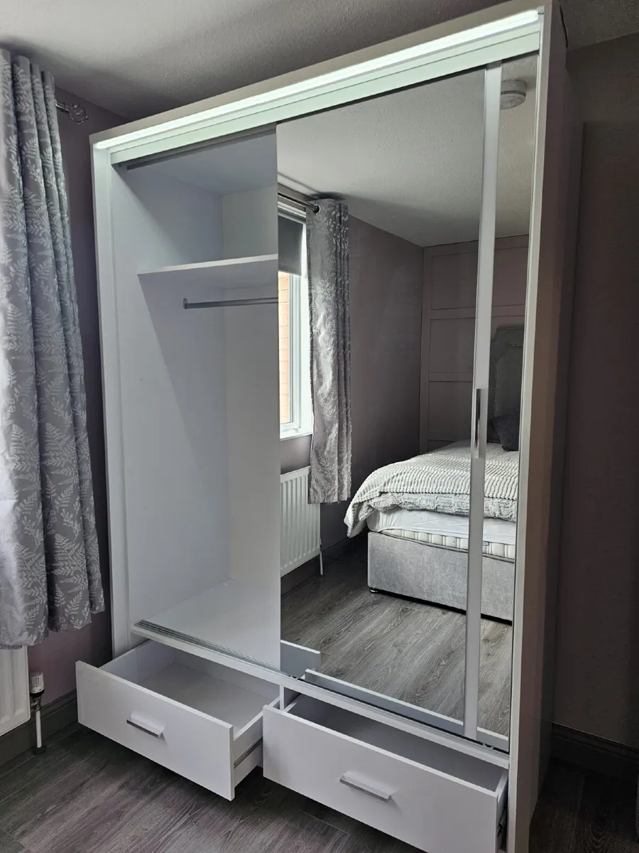 Wardrobe SYCYLIA 153cm LED White *FREE DELIVERY - Image 4