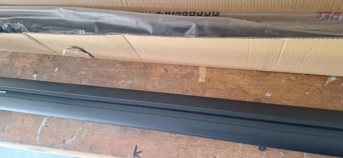 Roof cross bars - Image 3