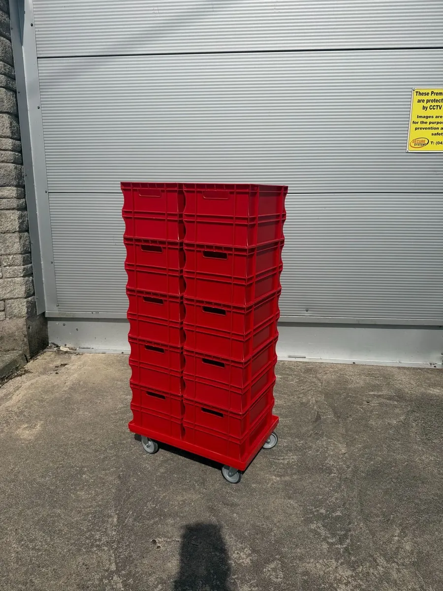 10x storage boxes & plastic dolly on wheels - Image 2