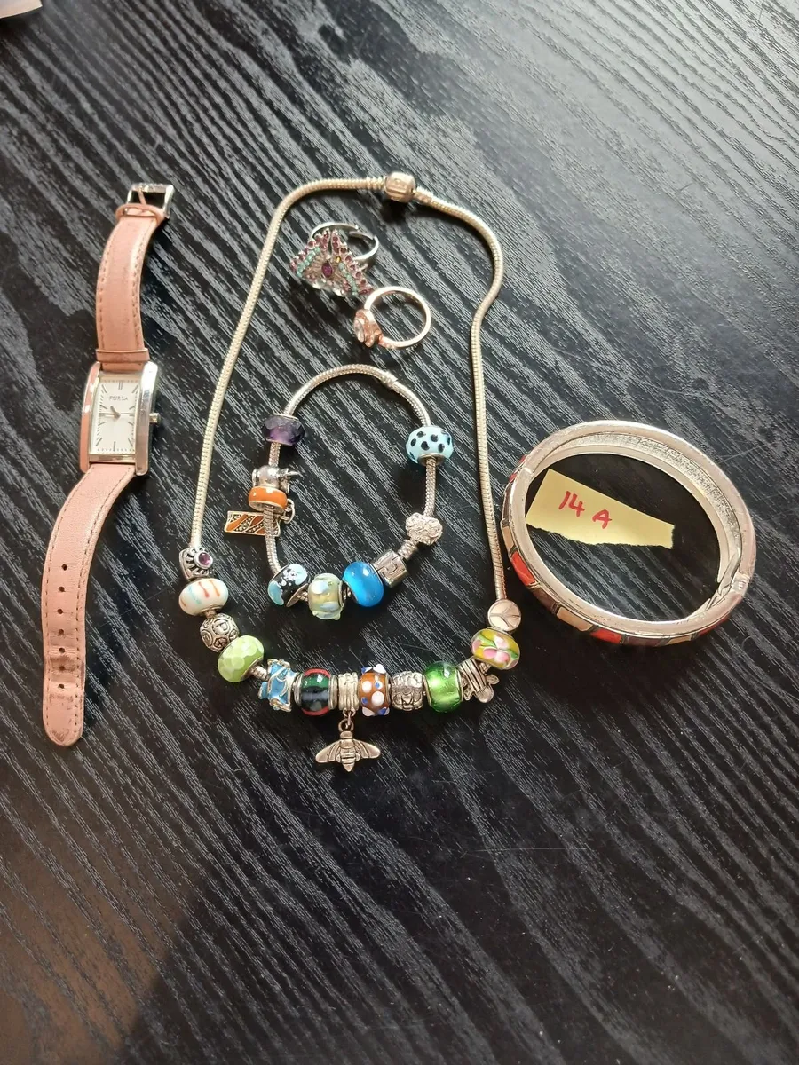 Jewellery - Image 1