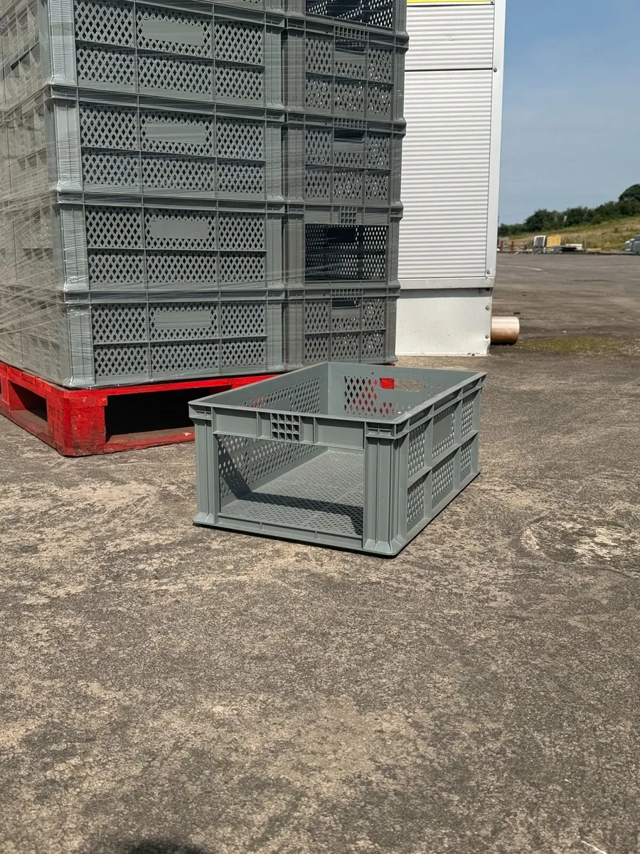 OFFER on 50x vented storage crates - Image 1