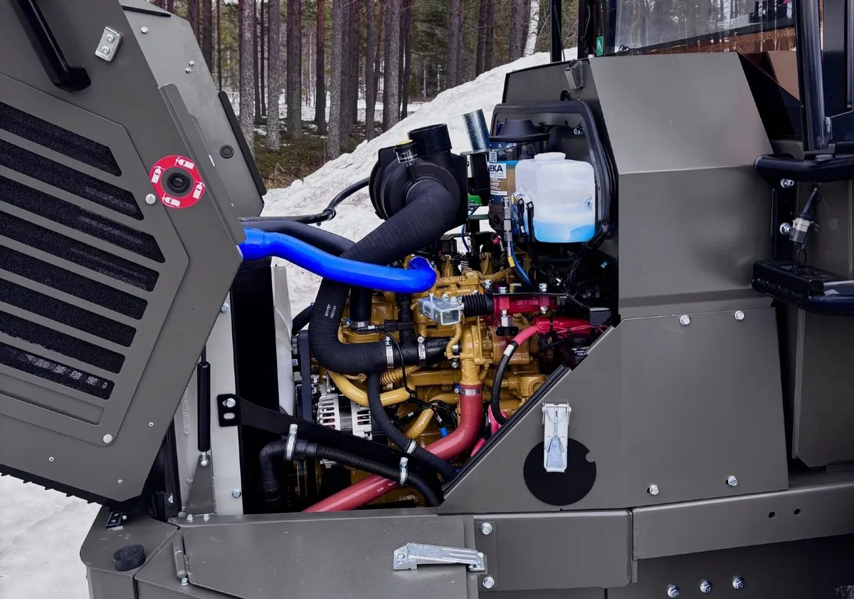 VIMEK 870.2 Compact 8-Tonne Forestry Forwarder - Image 4