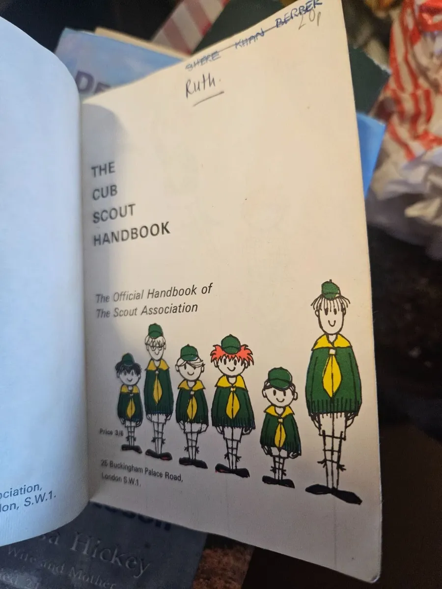 Vintage Club Scouts Handbook 1970 - Image 2
