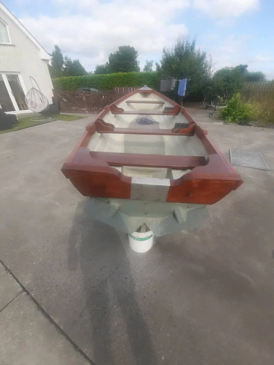 DC lake boat - Image 3