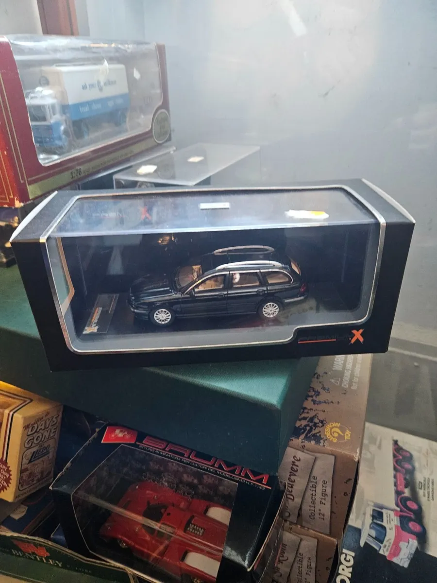Corgi PremiumX Jaguar Estate - Image 1