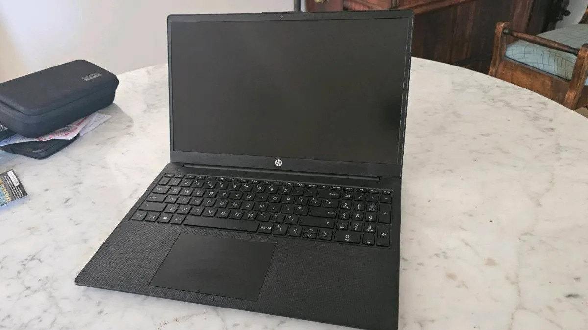HP 15-fc0525sa Laptop - Image 1