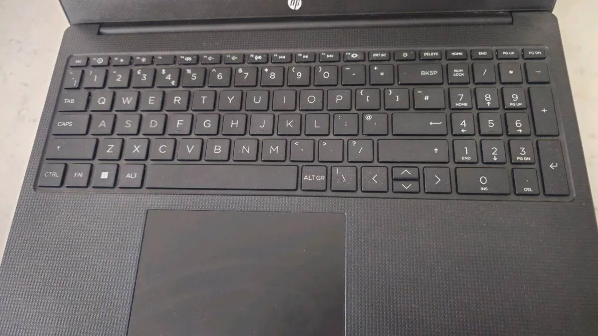 HP 15-fc0525sa Laptop - Image 2