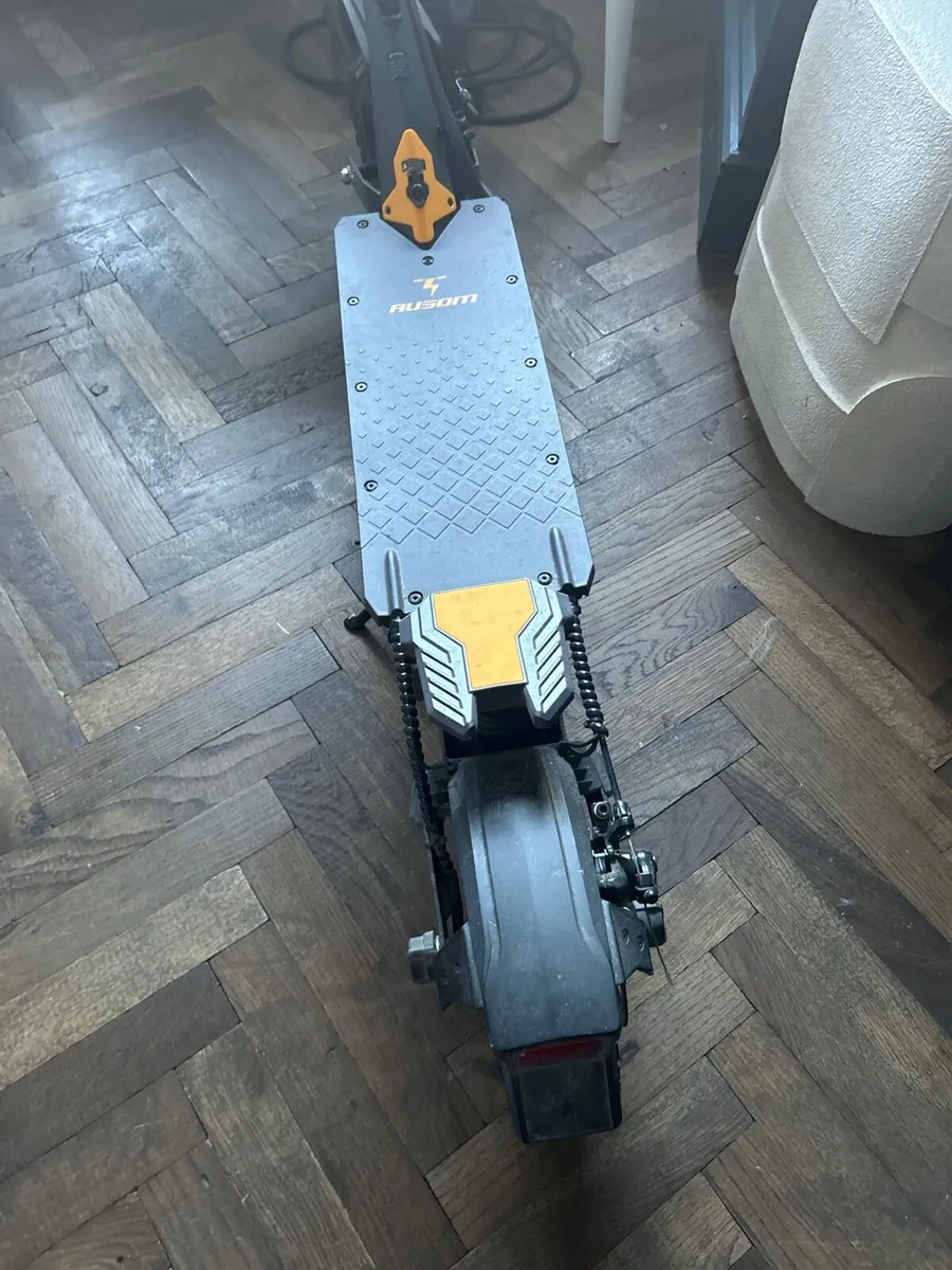 Ausom l1 e scooter - Image 3