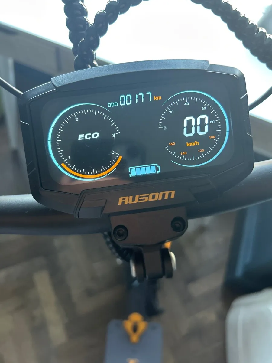 Ausom l1 e scooter - Image 4