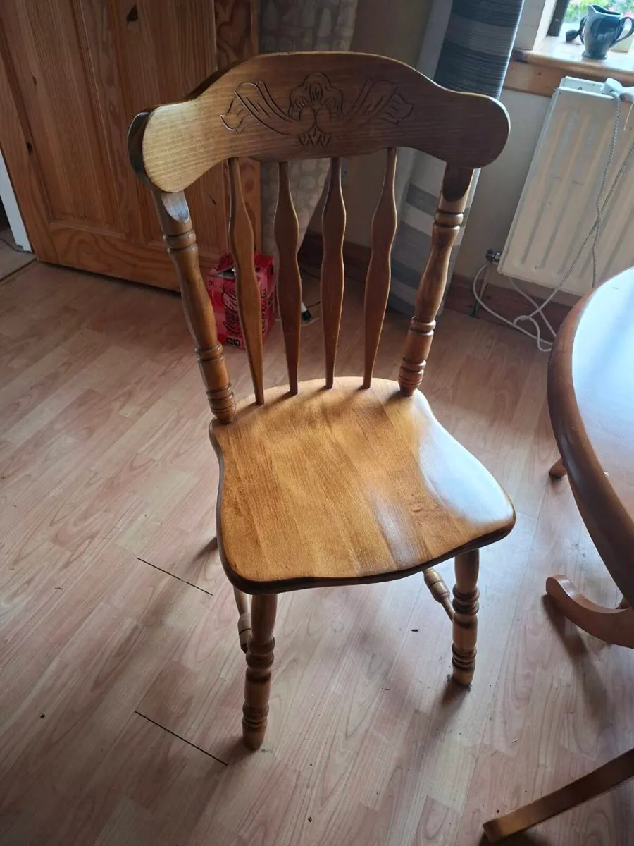 Dining room table and 6 chairs - Image 4