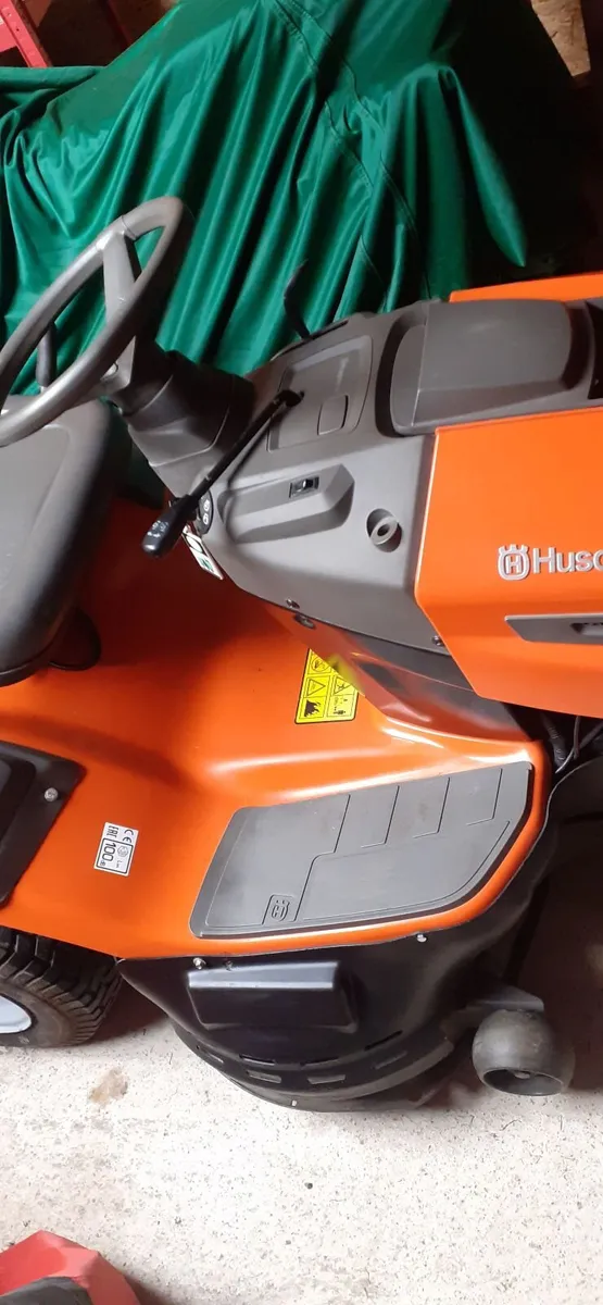 Husqvarna TC38 2018 ride on mower - Image 2