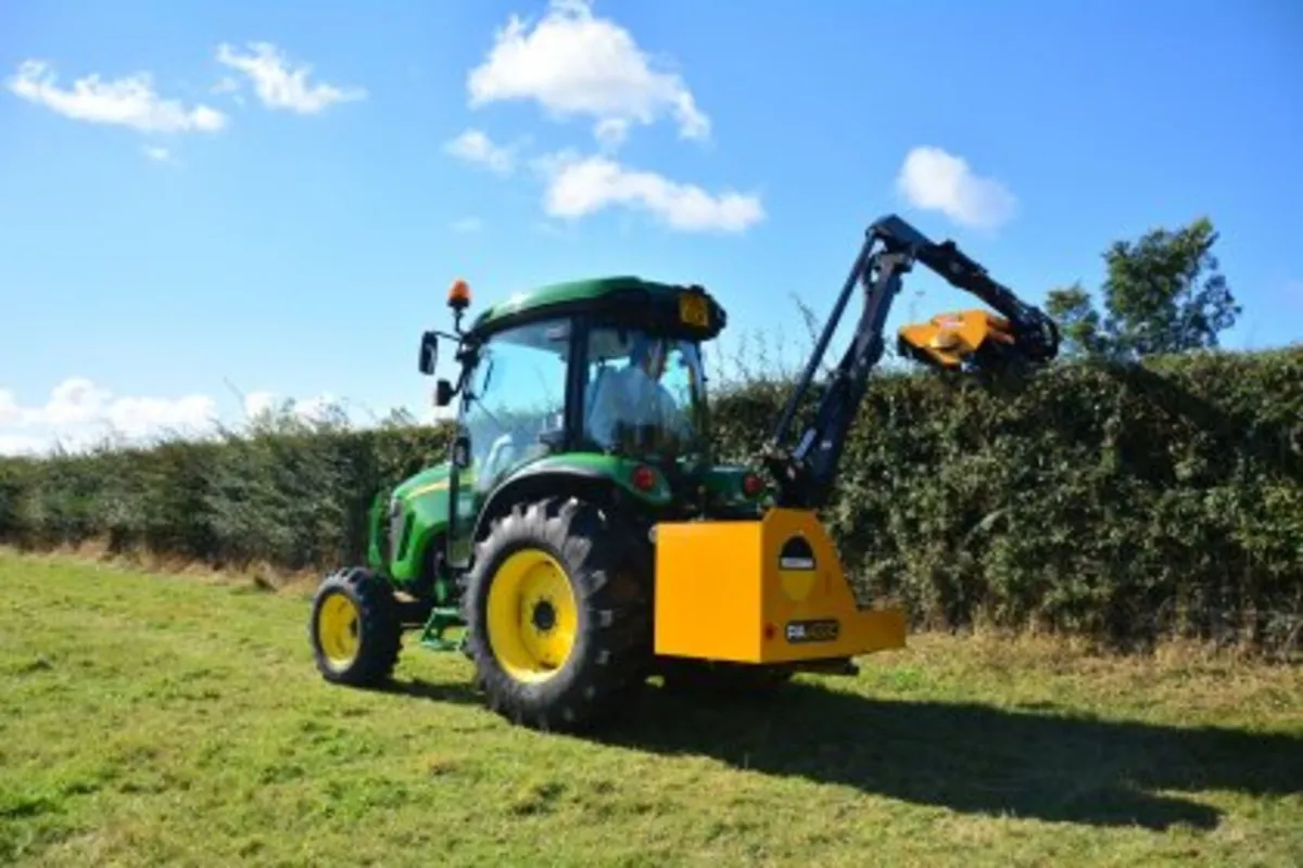 MCCONNEL PA4330 HEDGECUTTER, NEW - Image 4