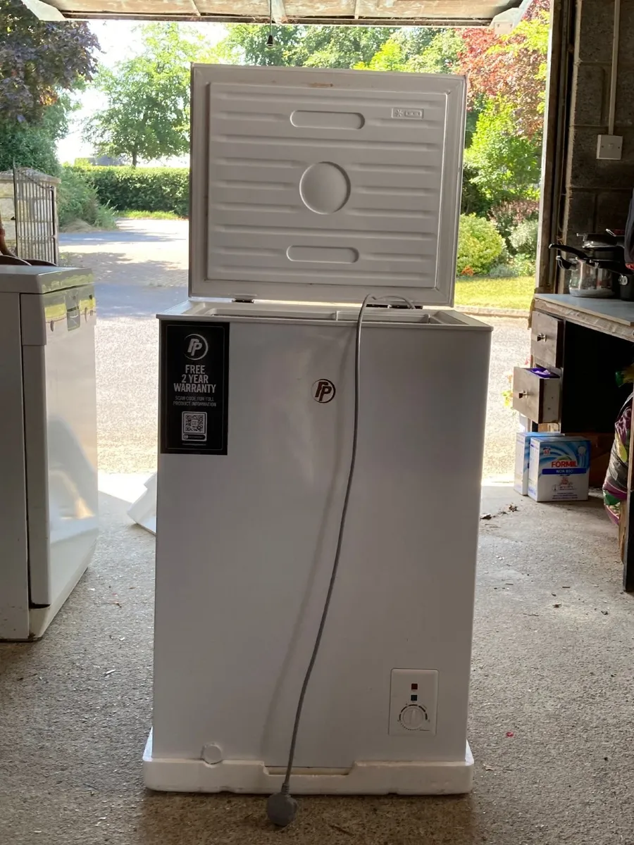 Powerpoint Chest Freezer - Image 3