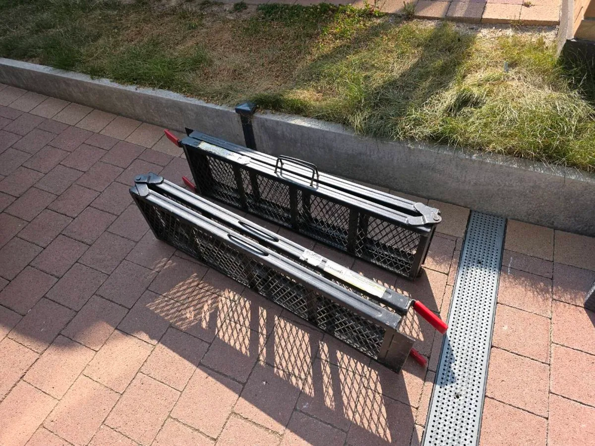XPOtool Foldable Access Ramp of Steel for Loading - Image 2