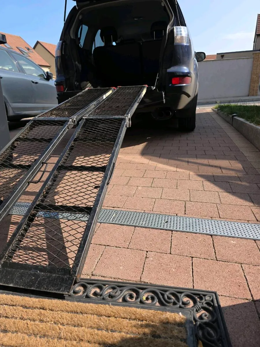 XPOtool Foldable Access Ramp of Steel for Loading - Image 4