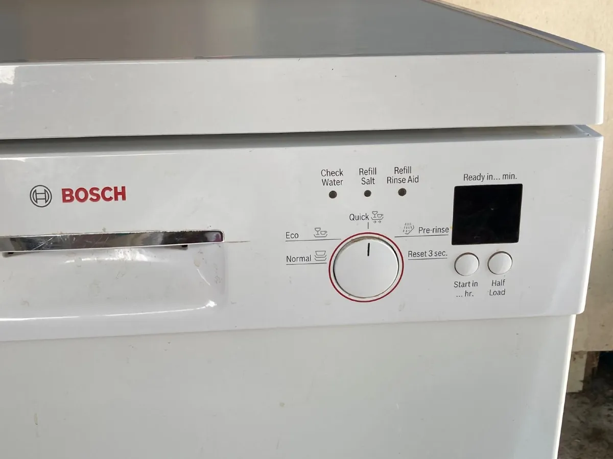 Bosch freestanding dishwasher - Image 3