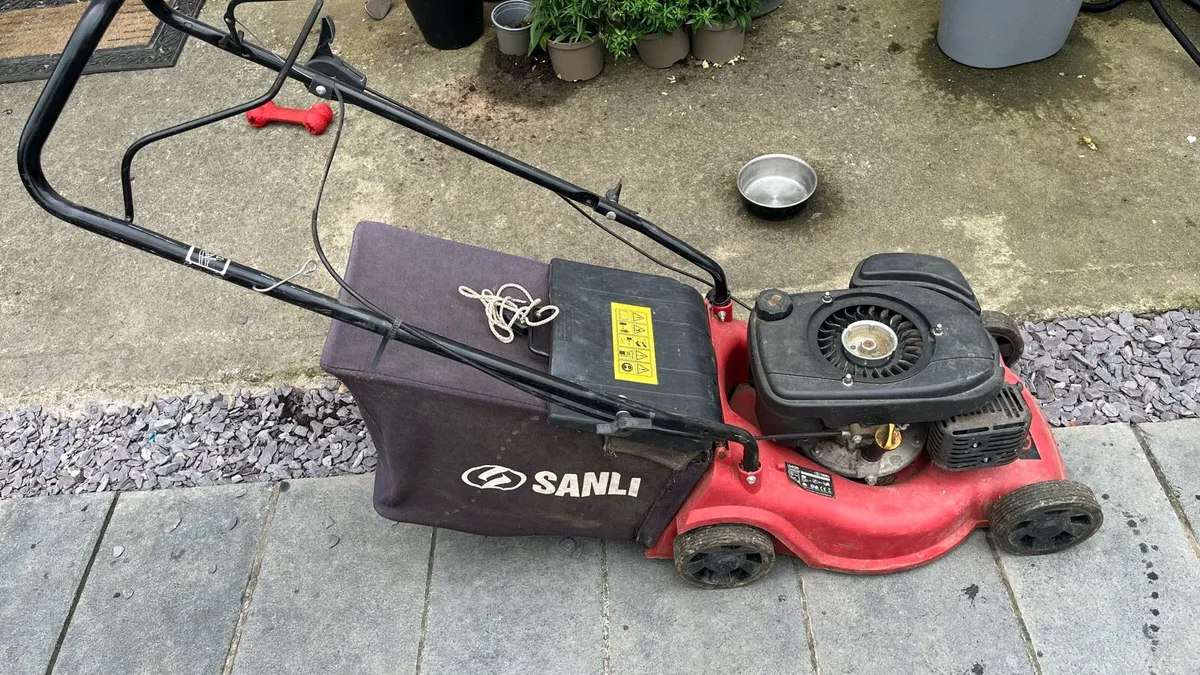 Petrol Lawnmower - Image 3