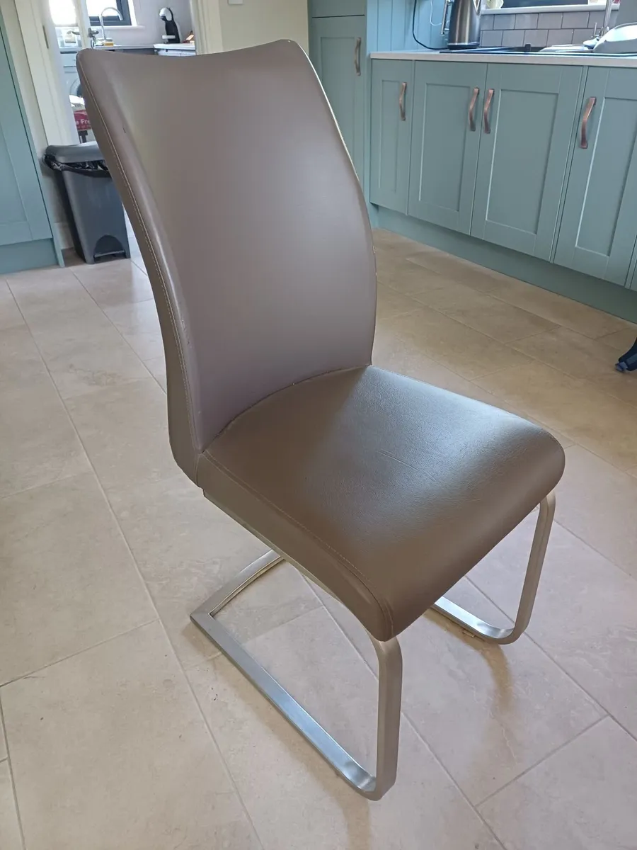6 Dining chairs - Image 1