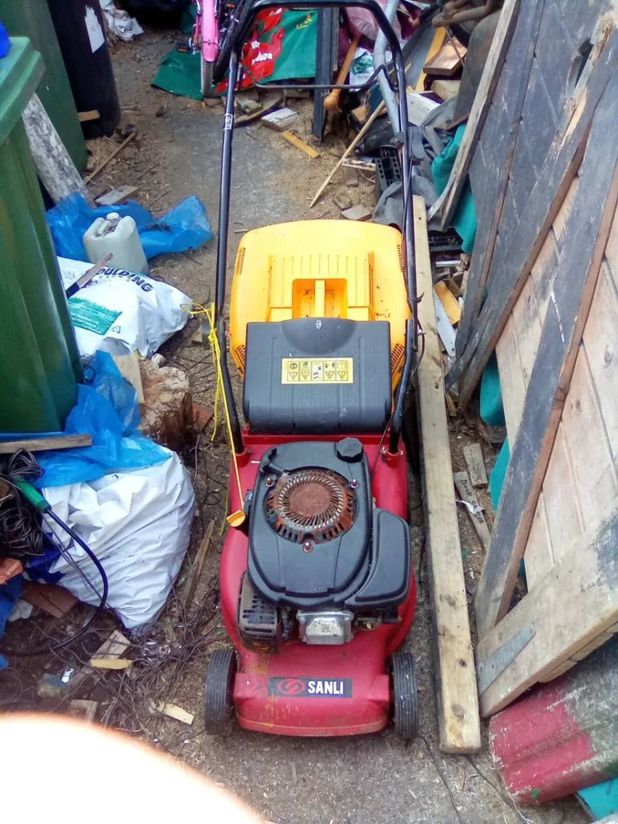 Lawnmower. For parts - Image 2