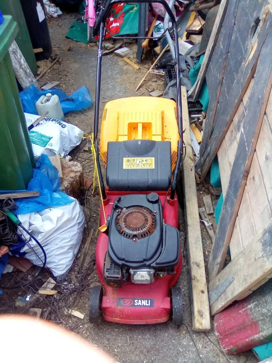 Lawnmower. For parts - Image 3
