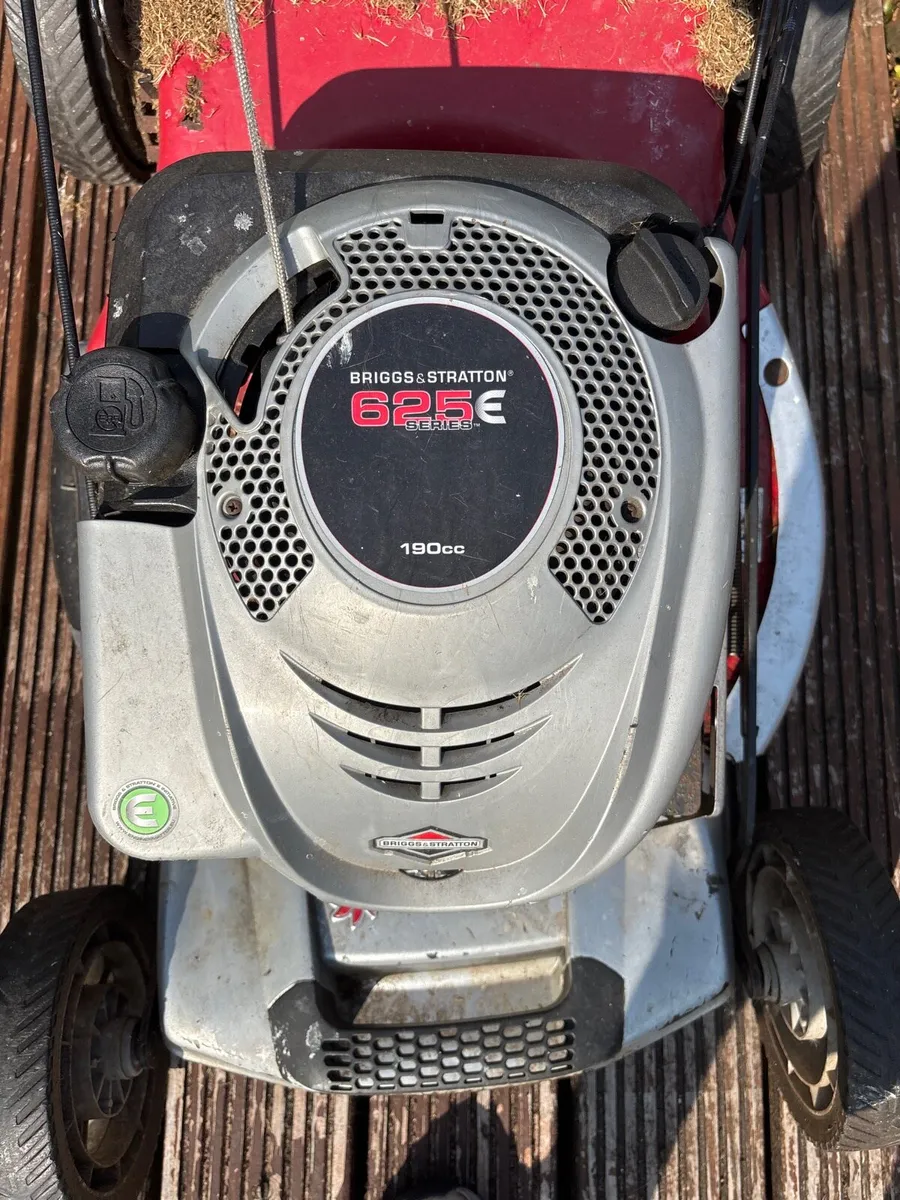 Briggs & Stratton engine and gearbox - Image 2