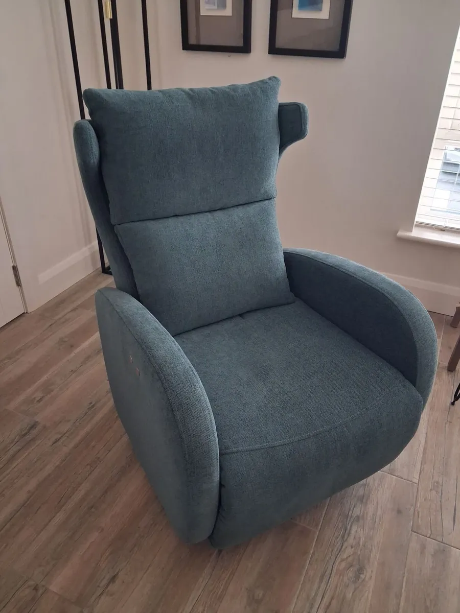 Fama Kim Electric Swivel Recliner – Axis FR34 Teal - Image 3