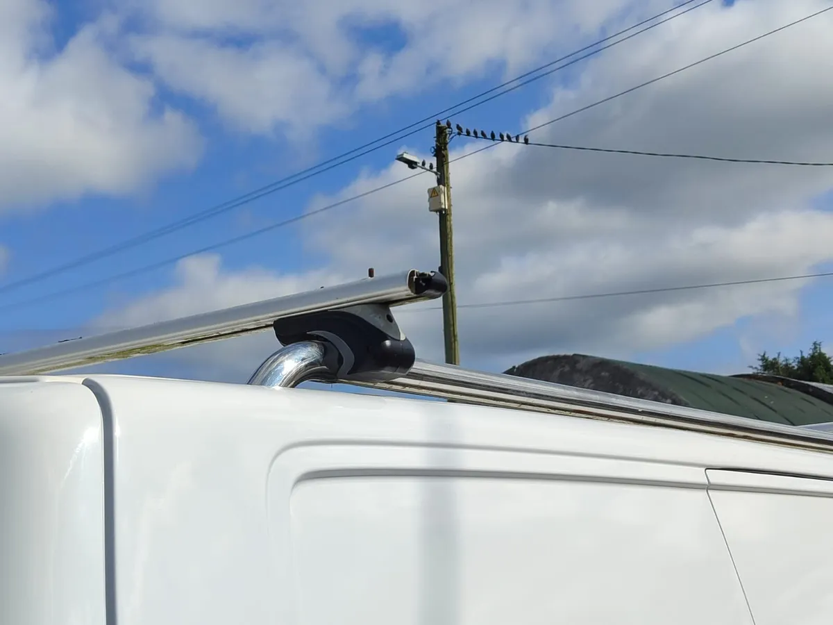 18 VOLKSWAGEN TRANSPORTER 6 SPEED - Image 3