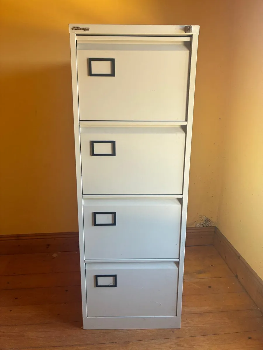 Four drawer filig cabinet - Image 1